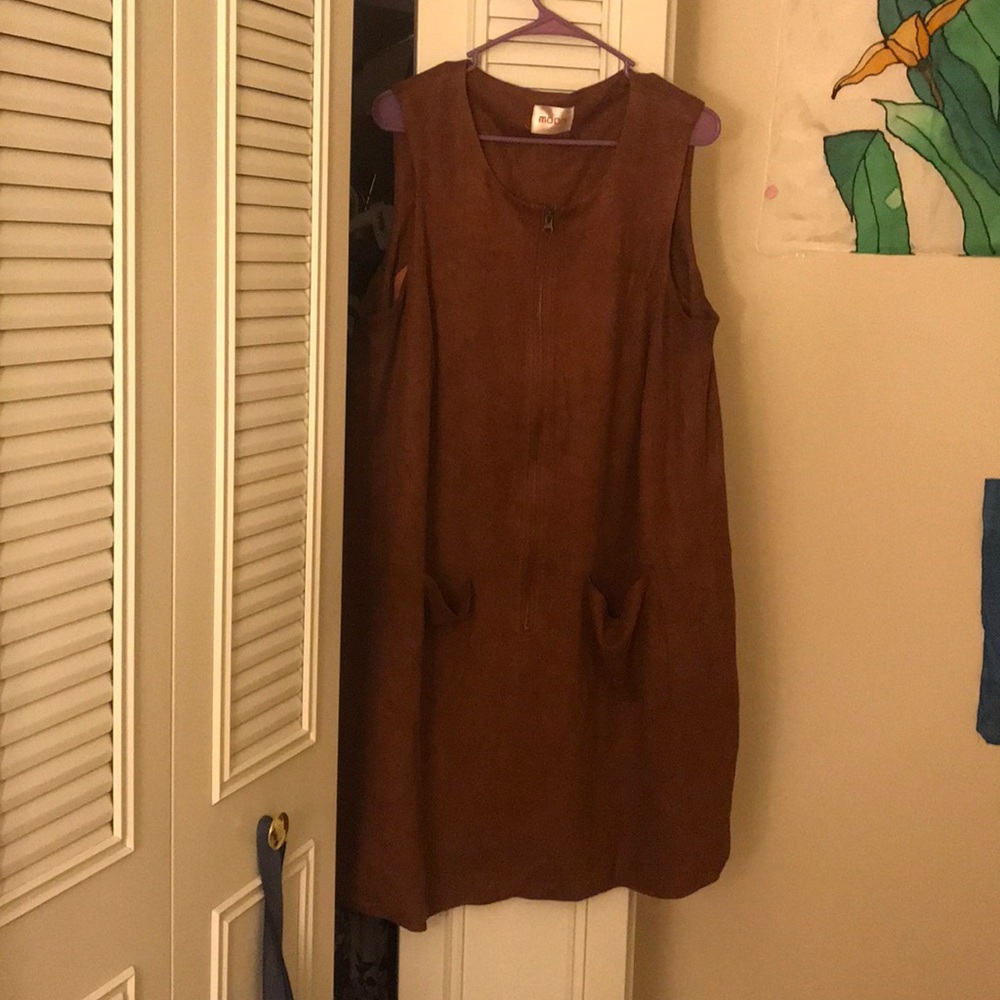 Brown dress